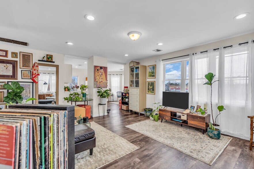 More Photos Of 59 N Main St, Manahawkin Freestanding For Sale