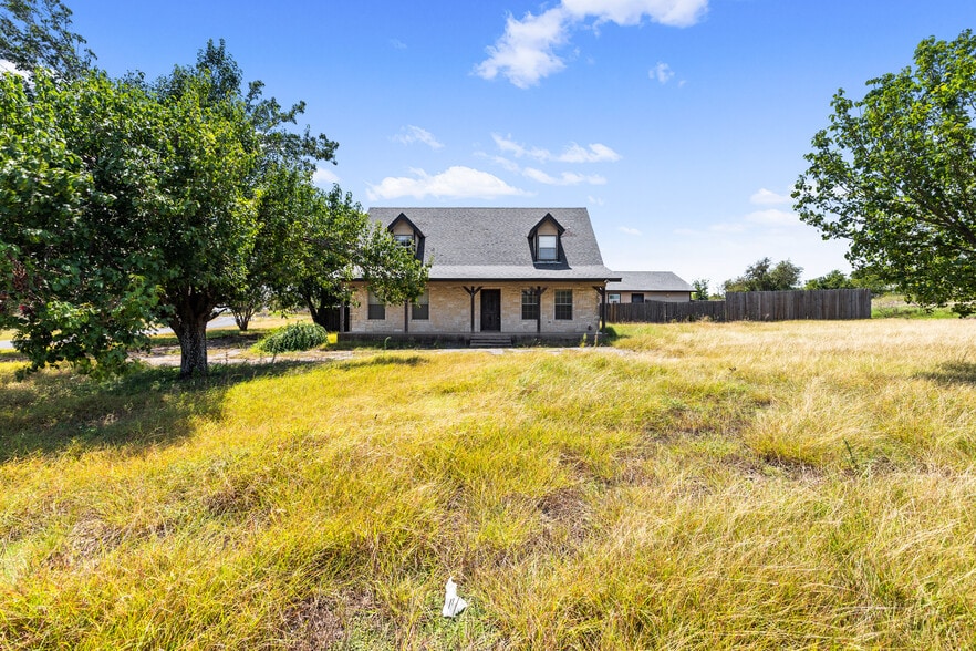 Primary Photo Of 110 Lemens Ave, Hutto Office For Sale
