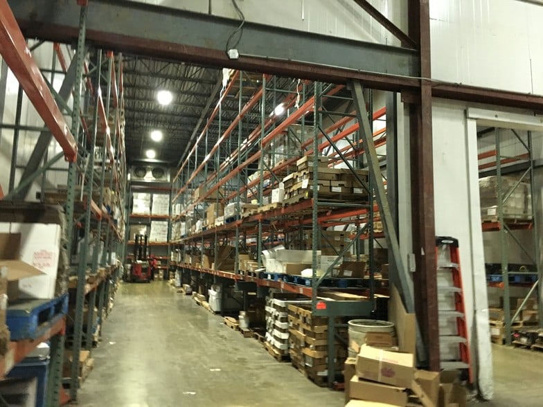 More Photos Of 4310 Stout Field North Dr, Indianapolis Warehouse For Lease