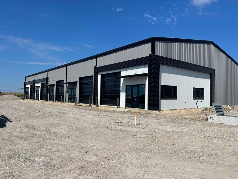More Photos Of 12418 Laws Rd, Mustang Ridge Light Manufacturing For Sale