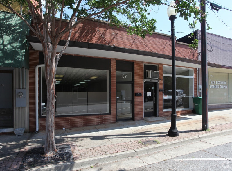 Primary Photo Of 37-39 State St, Commerce Storefront For Lease
