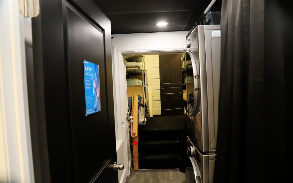 More Photos Of 431-433 Old York Rd, Jenkintown Office For Sale