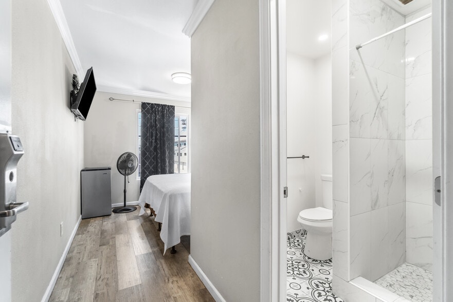 More Photos Of 825 W Gardena Blvd, Gardena Hotel For Sale
