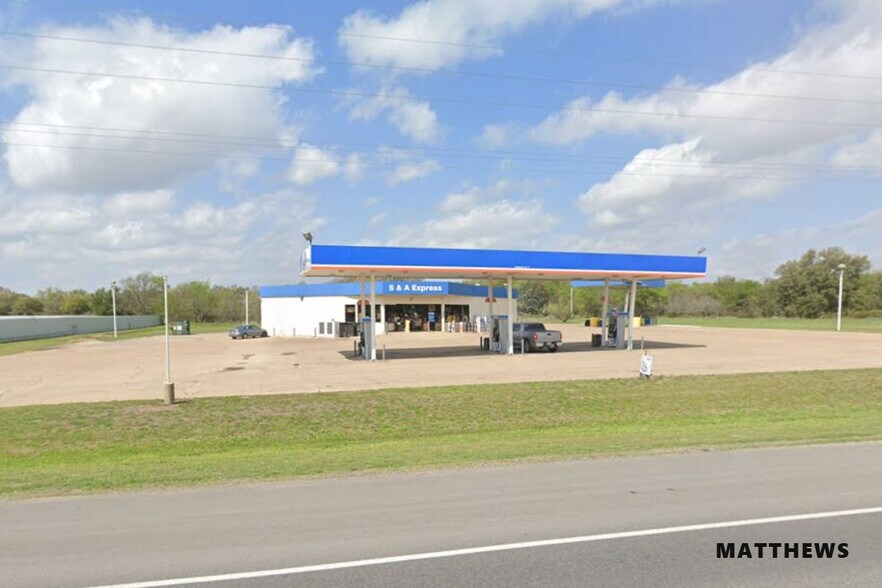 Primary Photo Of 1579 TX-22, Whitney General Retail For Sale