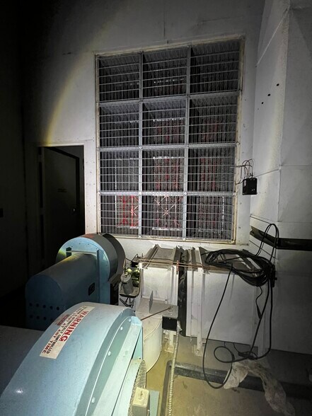 More Photos Of 19103 US-54, Encino Specialty For Sale