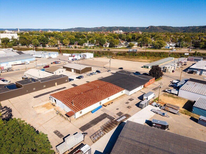 More Photos Of 1502 Miller St, La Crosse Warehouse For Lease