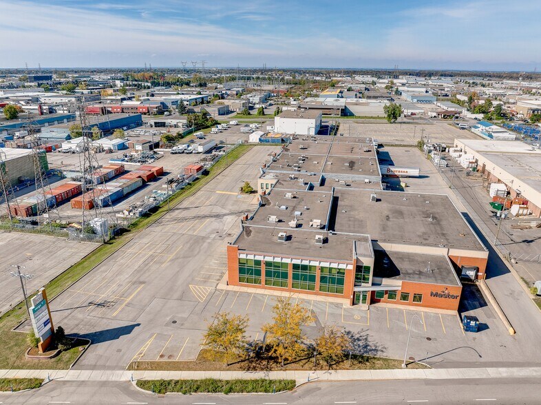 More Photos Of 1415-1531 St Berlier, Laval Warehouse For Lease
