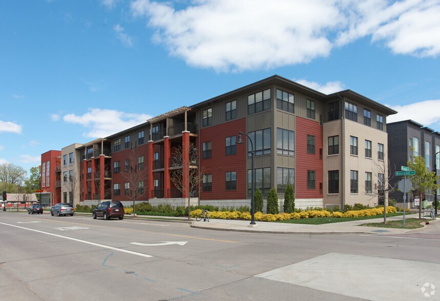 Primary Photo Of 315 Riverfront Ter, Eau Claire Apartments For Lease