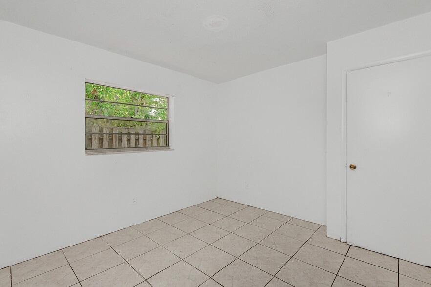 More Photos Of 1911-1915 SW 4th Ave, Fort Lauderdale Apartments For Sale