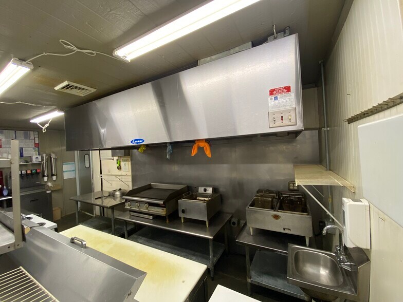 More Photos Of 215 S Washington Ave, Walnut Grove Restaurant For Sale