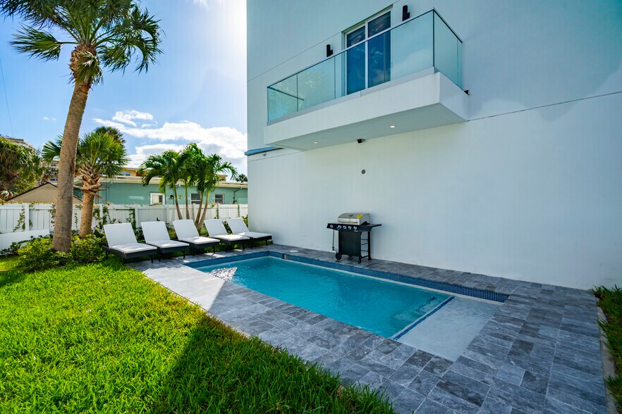 More Photos Of 1000-1006 N Riverside Dr, Pompano Beach Apartments For Sale