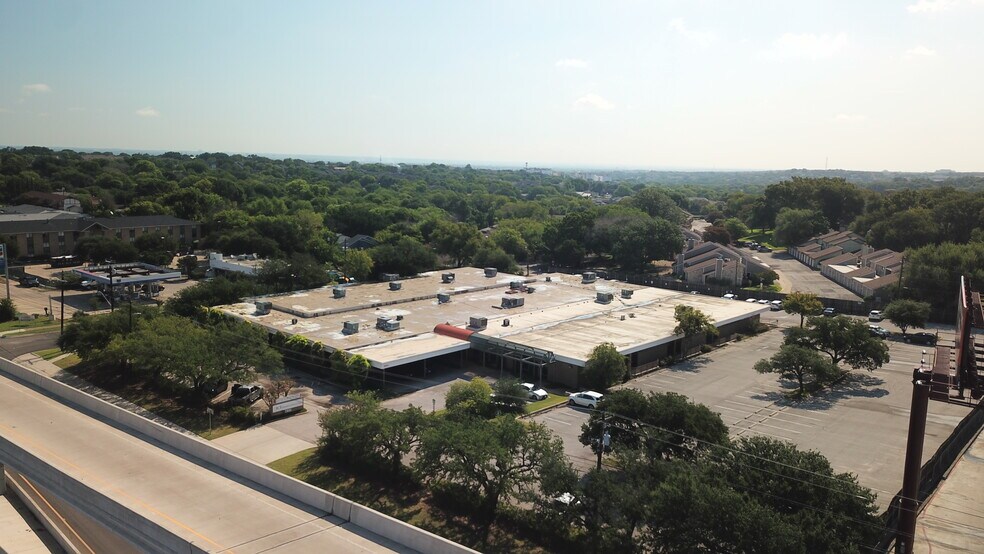 More Photos Of 2801 S Interstate 35 S, Austin Loft Creative Space For Lease