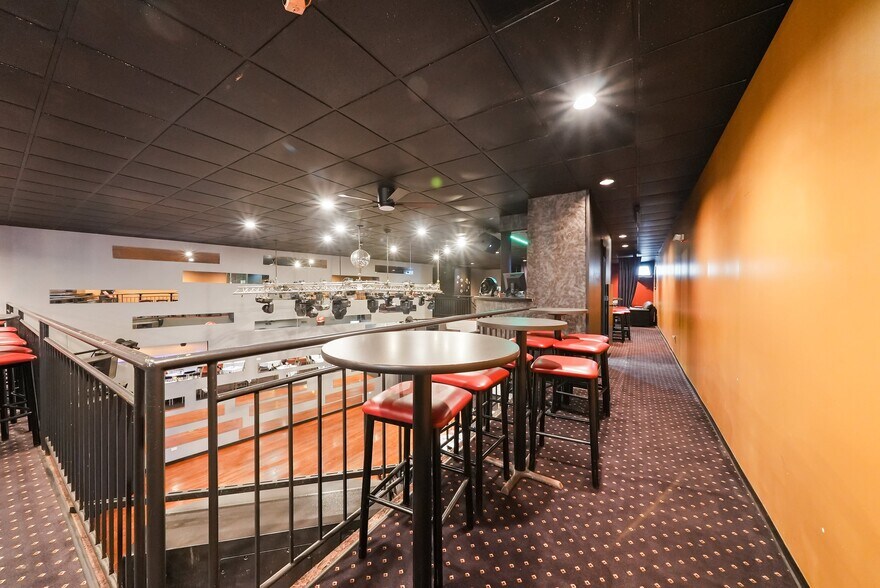 More Photos Of 5772 S Archer Ave, Chicago General Retail For Sale