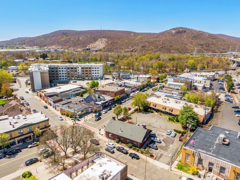 More Photos Of 50 Lafayette Ave, Suffern Freestanding For Lease