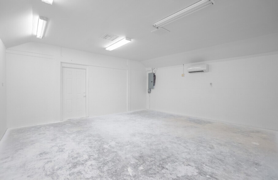 More Photos Of 708 NE 6th St, Crystal River Medical For Sale