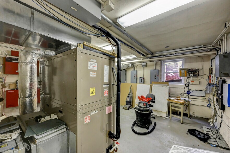 More Photos Of 301 Delaware Ave, Olyphant Office For Sale