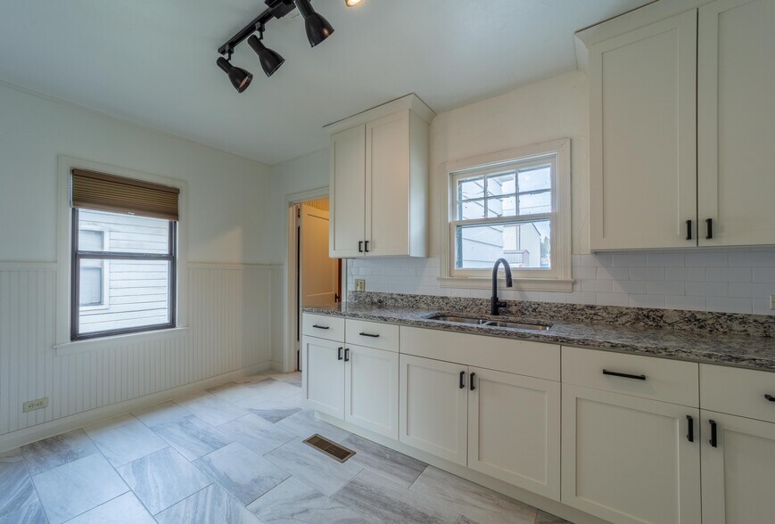 More Photos Of 517 Cherokee Ave, Mcalester Office For Lease