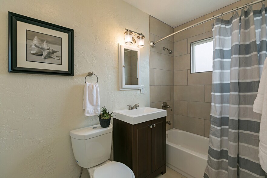 More Photos Of 1415 Marquette St, Oceanside Apartments For Sale