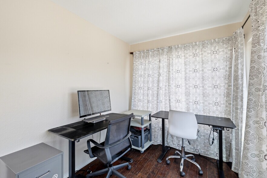 More Photos Of 3501 Denton Hwy, Haltom City Office For Lease