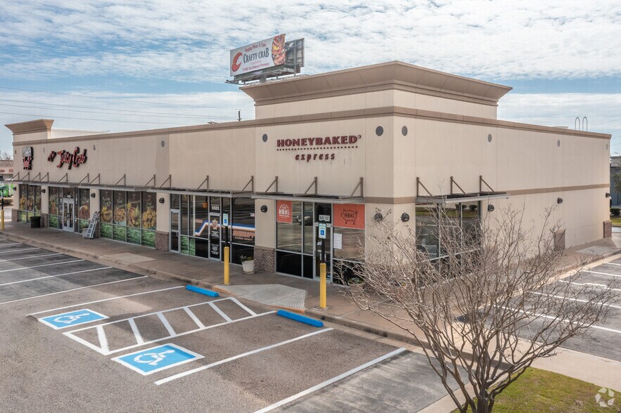 More Photos Of 6501-6887 Highway 6 N, Houston Unknown For Lease