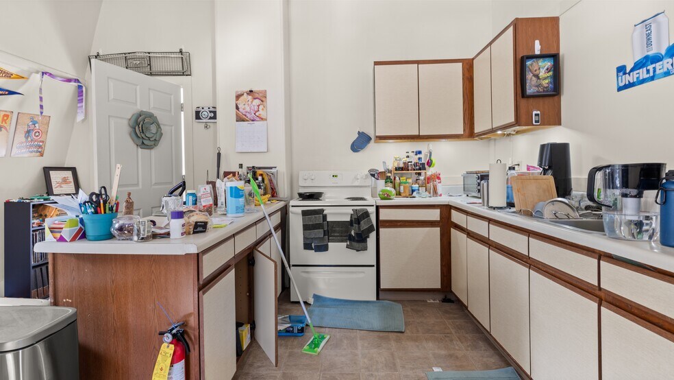More Photos Of 465 Chapel St, Lee Apartments For Sale