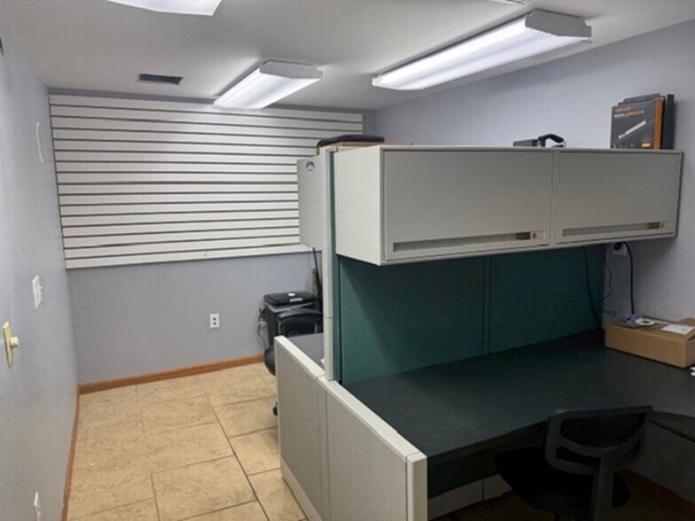 More Photos Of 910 S Central Ave, Marshfield Freestanding For Sale