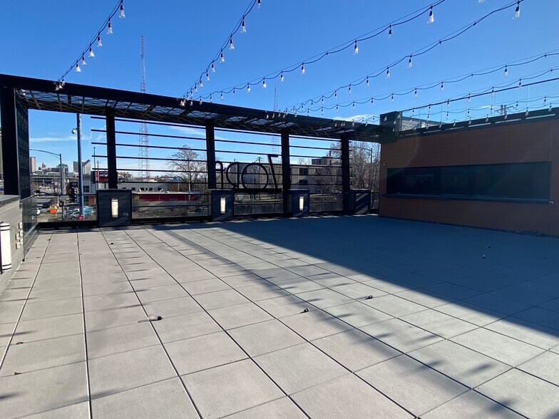 More Photos Of 2120 Ingersoll Ave, Des Moines Restaurant For Lease