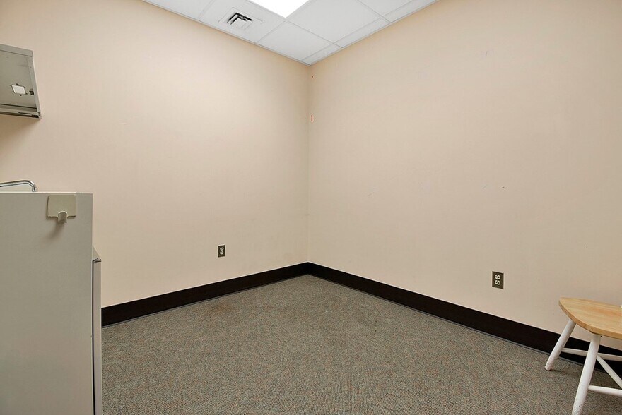 More Photos Of 245 N Seltzer St, Crestline Bank For Sale