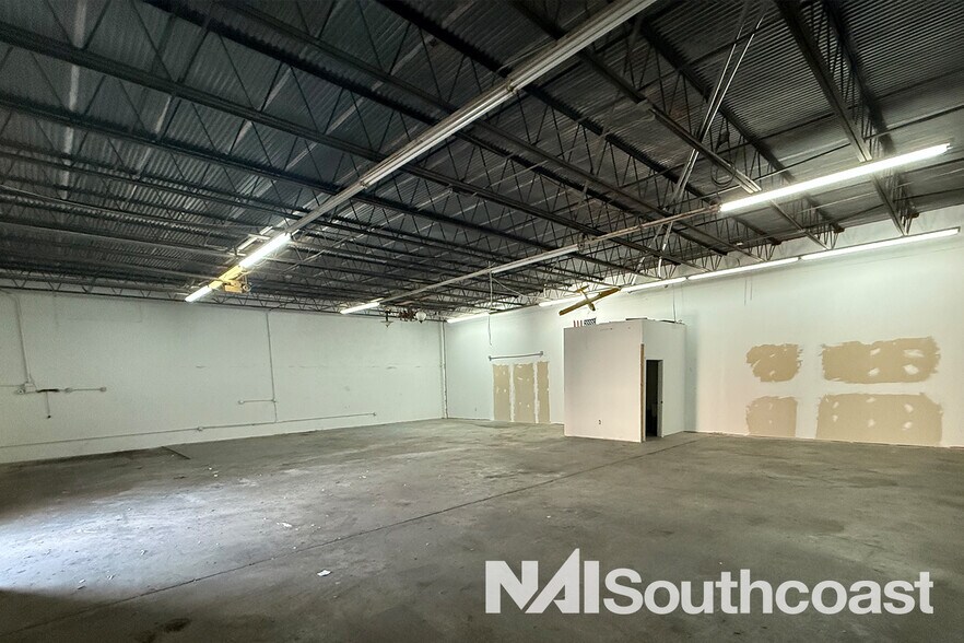 More Photos Of 3700-3758 SE Dixie Hwy, Stuart General Retail For Lease