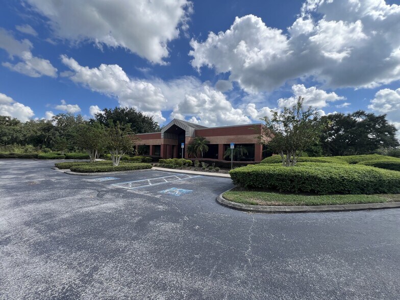 More Photos Of 702 Tillman Pl, Plant City Medical For Sale