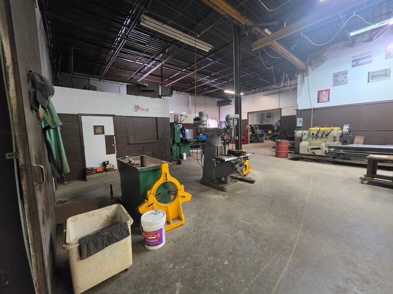 More Photos Of 220 Madison st, Webb City Industrial For Sale