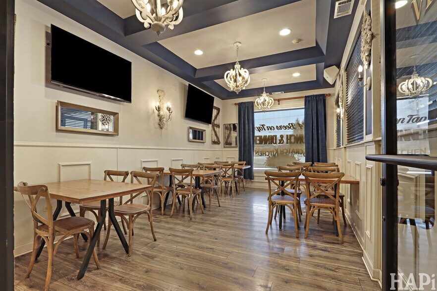 More Photos Of 10 W Grand Ave, Lake Villa Restaurant For Sale