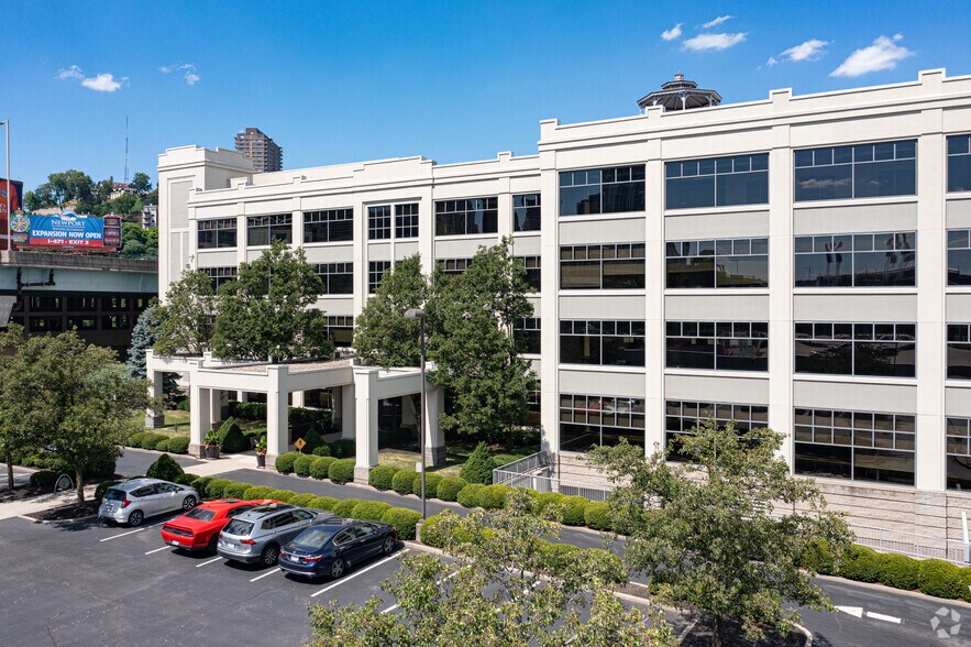 More Photos Of 720 E Pete Rose Way, Cincinnati Office For Lease
