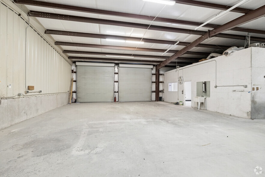 More Photos Of 18838 FM 2252, San Antonio Warehouse For Lease