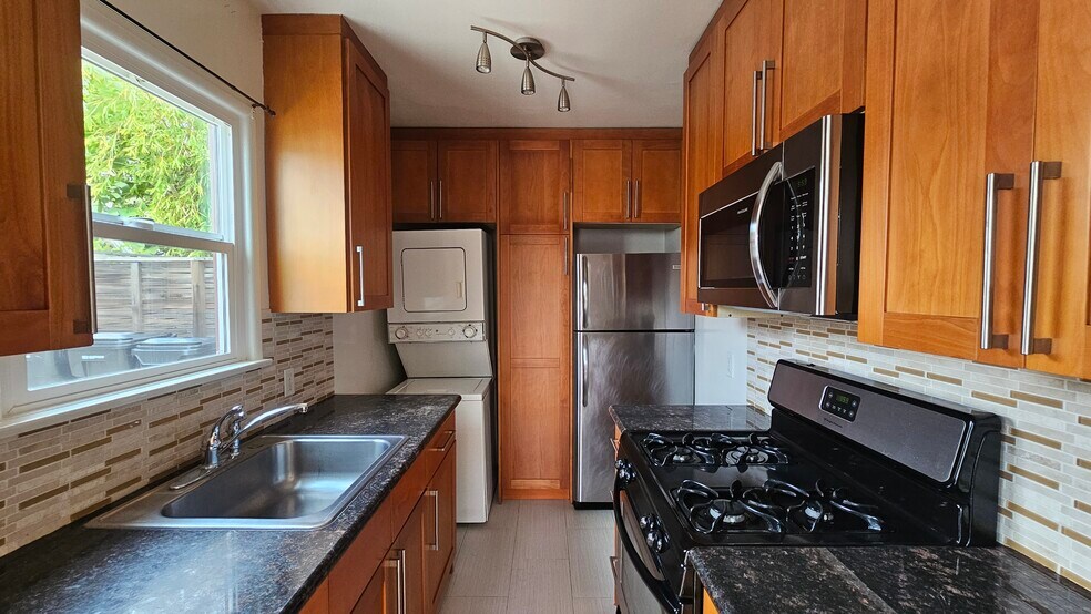 More Photos Of 603-607 1/2 N. Bronson Av, Los Angeles Apartments For Sale