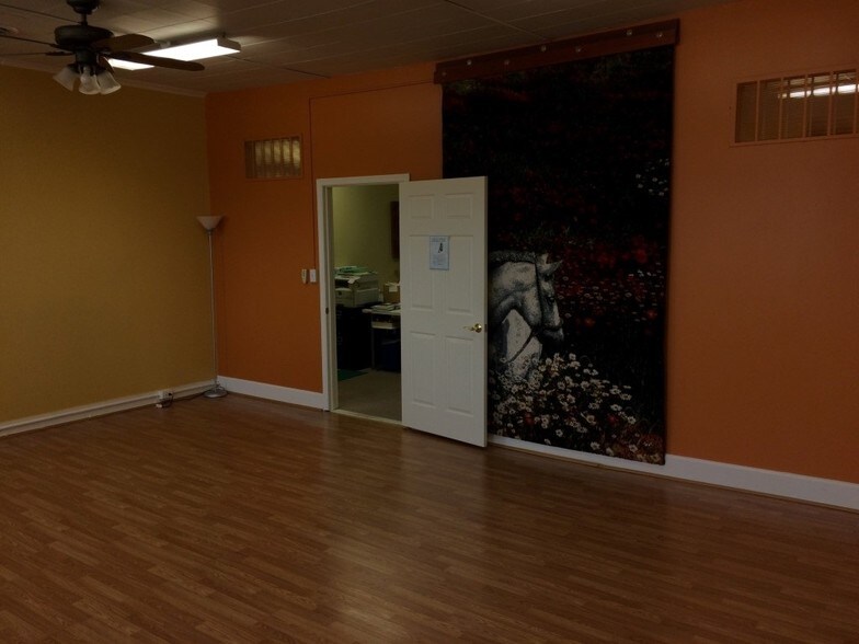 More Photos Of 61-65 E Main St, Westminster Office For Lease