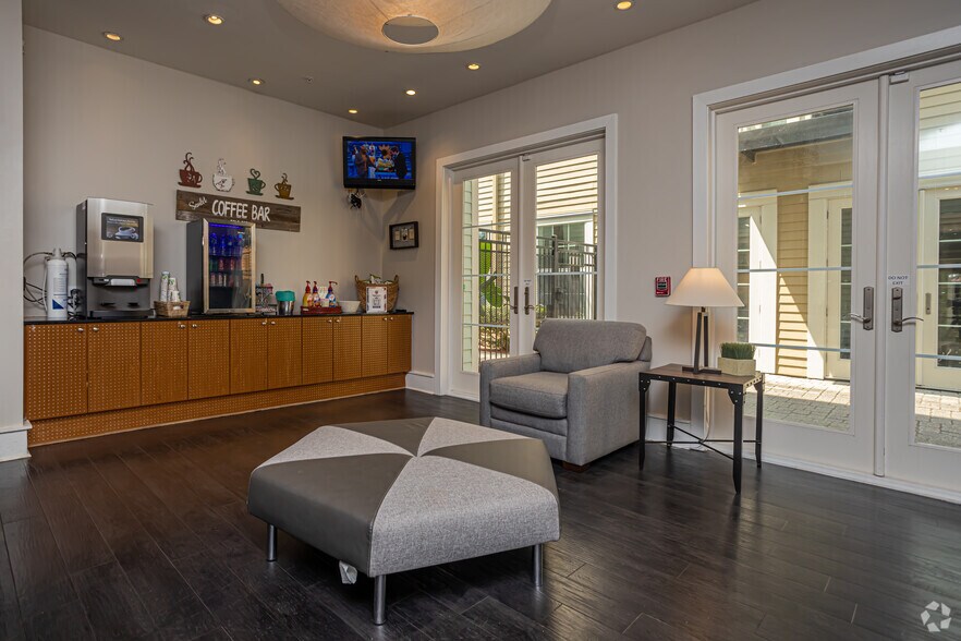 More Photos Of 1420 Annunciation St, New Orleans Apartments For Lease