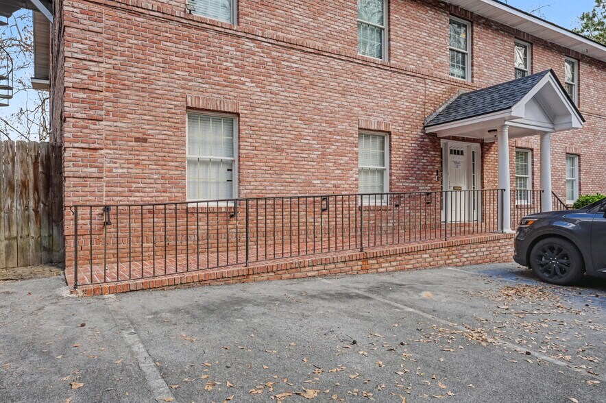 More Photos Of 125 Park of Commerce Dr, Savannah Office For Sale