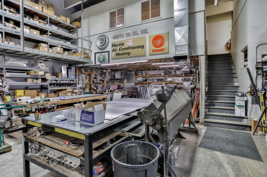 More Photos Of 711 3rd St, Marathon Manufacturing For Sale