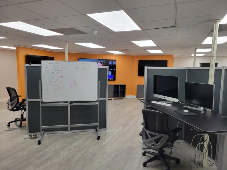 More Photos Of 16335 S. Tamiami Trail (US 41) Trl, Fort Myers Storefront Retail Office For Lease