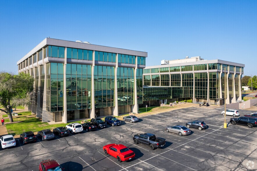 Primary Photo Of 1106 Clayton Ln, Austin Coworking Space