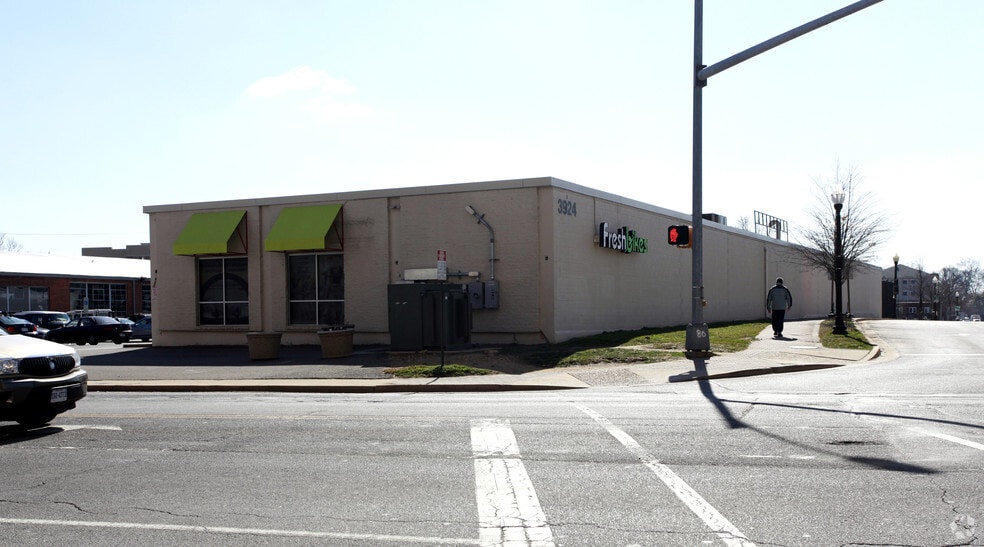 More Photos Of 3924 Wilson Blvd, Arlington Storefront For Lease