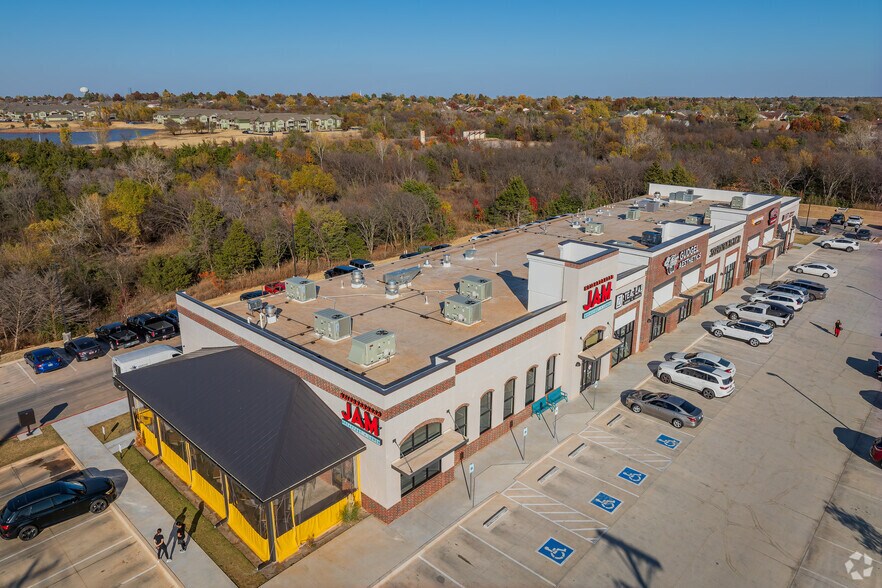 More Photos Of 2875 SW 104th St, Oklahoma City Storefront For Lease