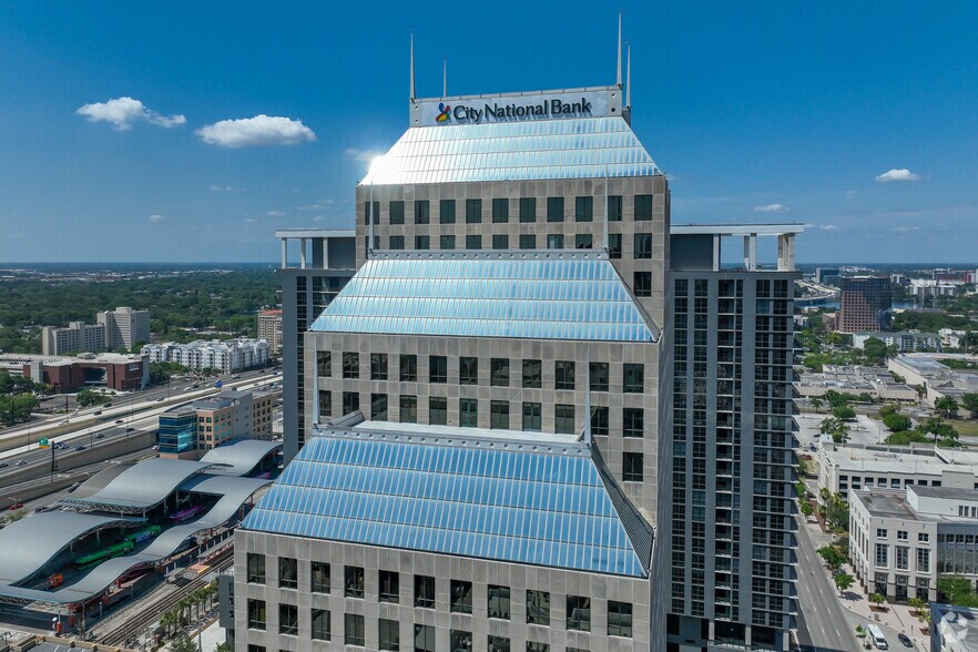 More Photos Of 390 N Orange Ave, Orlando Office For Lease