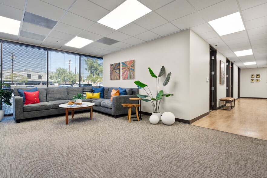 More Photos Of 202 E Earll Dr, Phoenix Medical For Sale