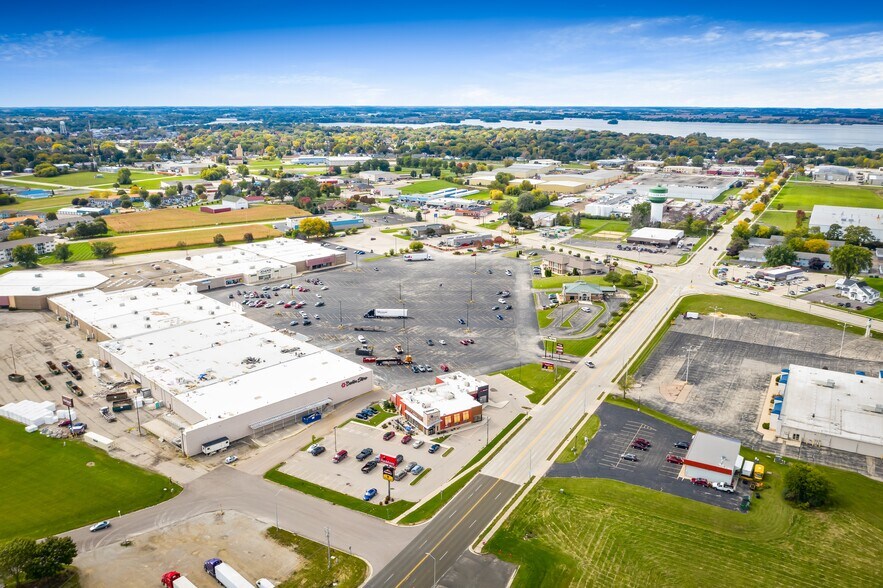 More Photos Of 115 Industrial Dr, Beaver Dam Restaurant For Lease
