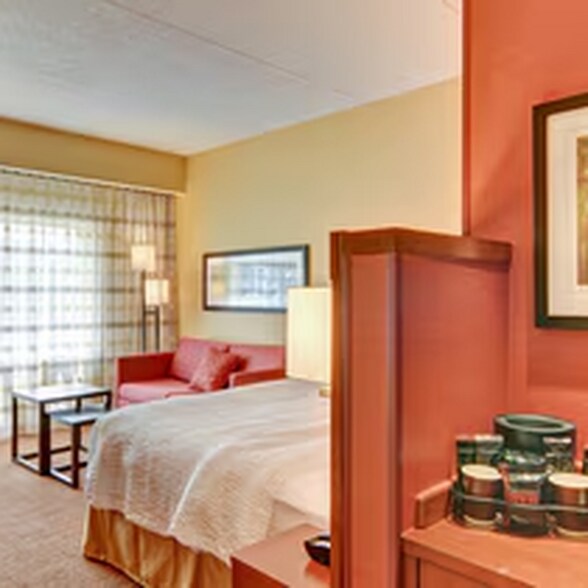More Photos Of 30 Shaner Dr, Bridgeport Hotel For Sale