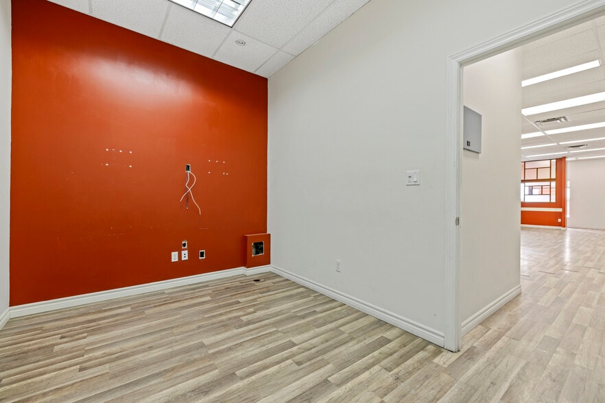 More Photos Of 47 Northumberland St, North Dumfries General Retail For Lease