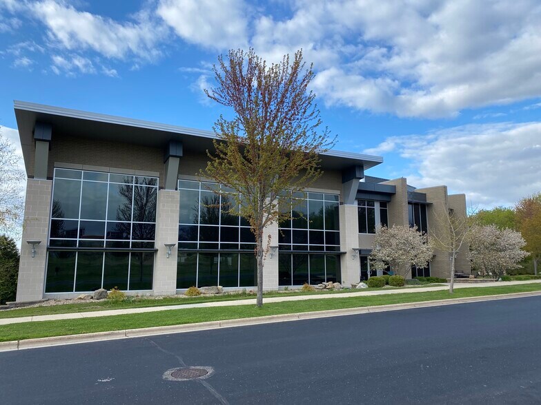 More Photos Of 2655 Research Park Dr, Fitchburg Office For Sale