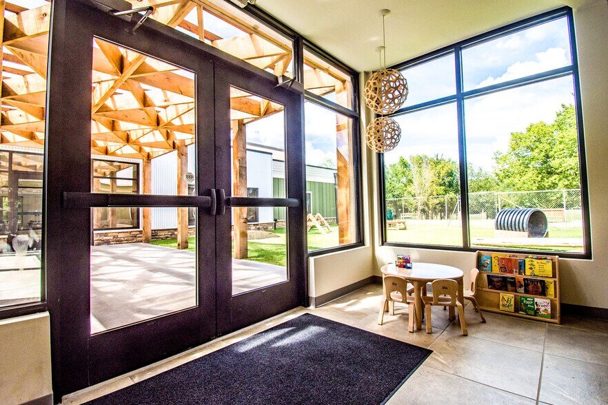 More Photos Of 6455 E 106th St N, Sperry Office For Lease